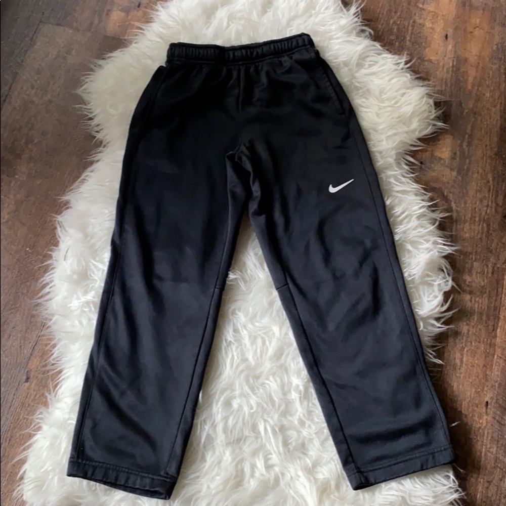 Boys * NIKE * thermal fit black sweat pants